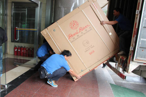 察哈尔右翼中钢琴贵重工艺品无忧运